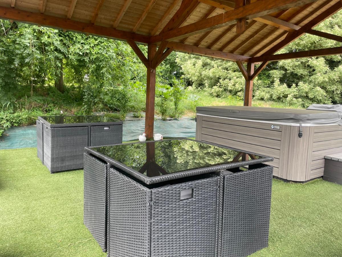 Gite De Solama Avec Spa Balleville Exteriér fotografie
